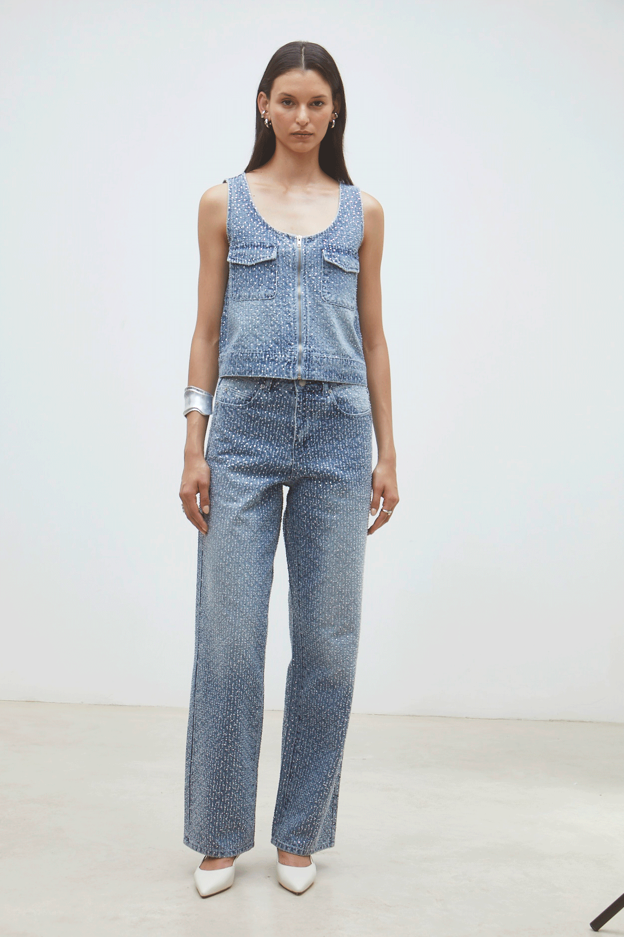 denim and diamonds dress attire 15 Gala ideas A statement outfit perfect for nights out Anne Hathaway Dresses Up Denim