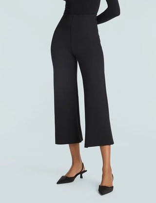 NEO632_BLK_Front_LR_605x